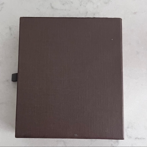 LOUIS VUITTON PACKAGING - Picture 3 of 3